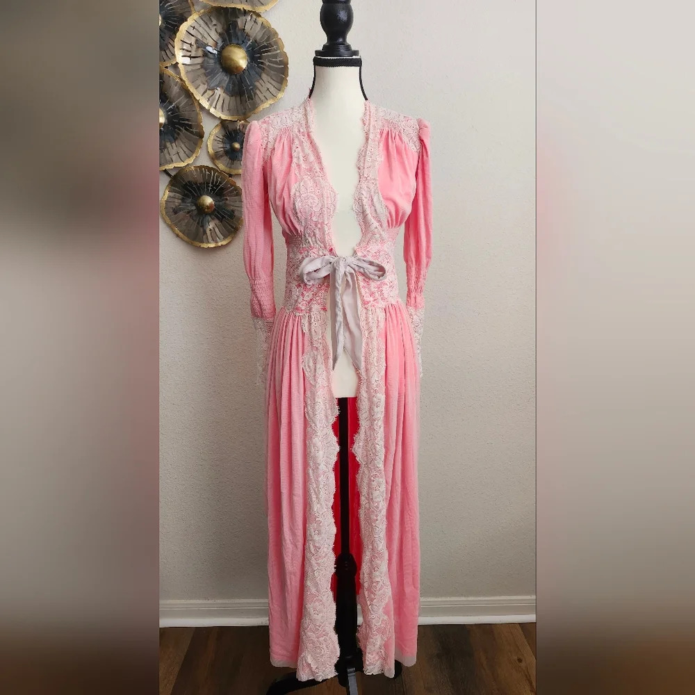 We are HAH Hot As Hell Dust Her Robe Pink Sz XS
